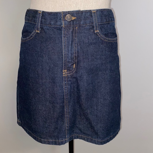 Club Monaco Dresses & Skirts - Club Monaco dark denim jean mini skirt LIKE NEW size 6